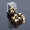 Goldplated Metallic d6, 2 st (16 mm, prickar)