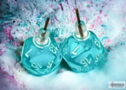 Örhänge: Stud - Translucent Teal/White Mini-Poly D20 (Par)
